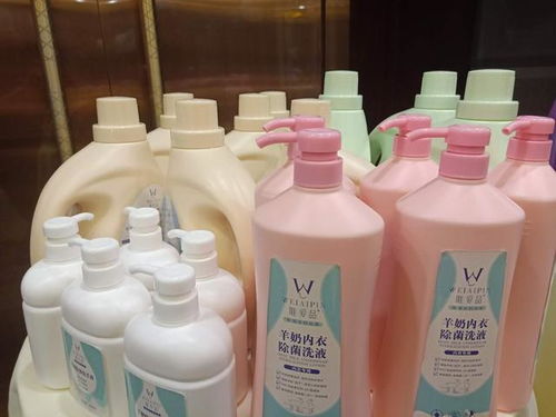 萬源成都商會走訪鴻利亮彩日用品，助力企業復工復產